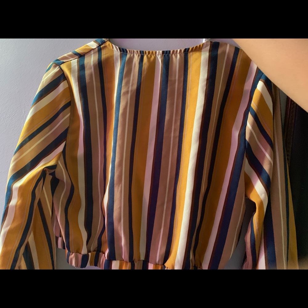 Cropped long sleeved shirt